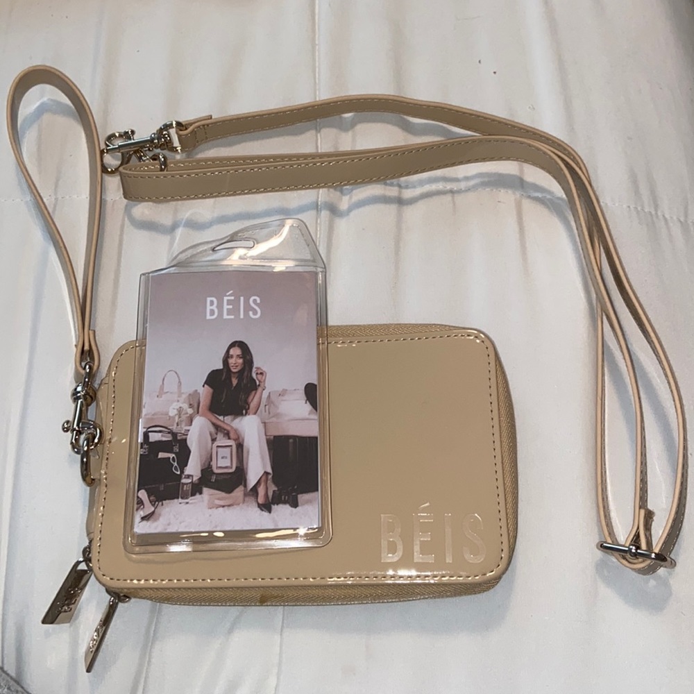 BEIS The Travel Wallet